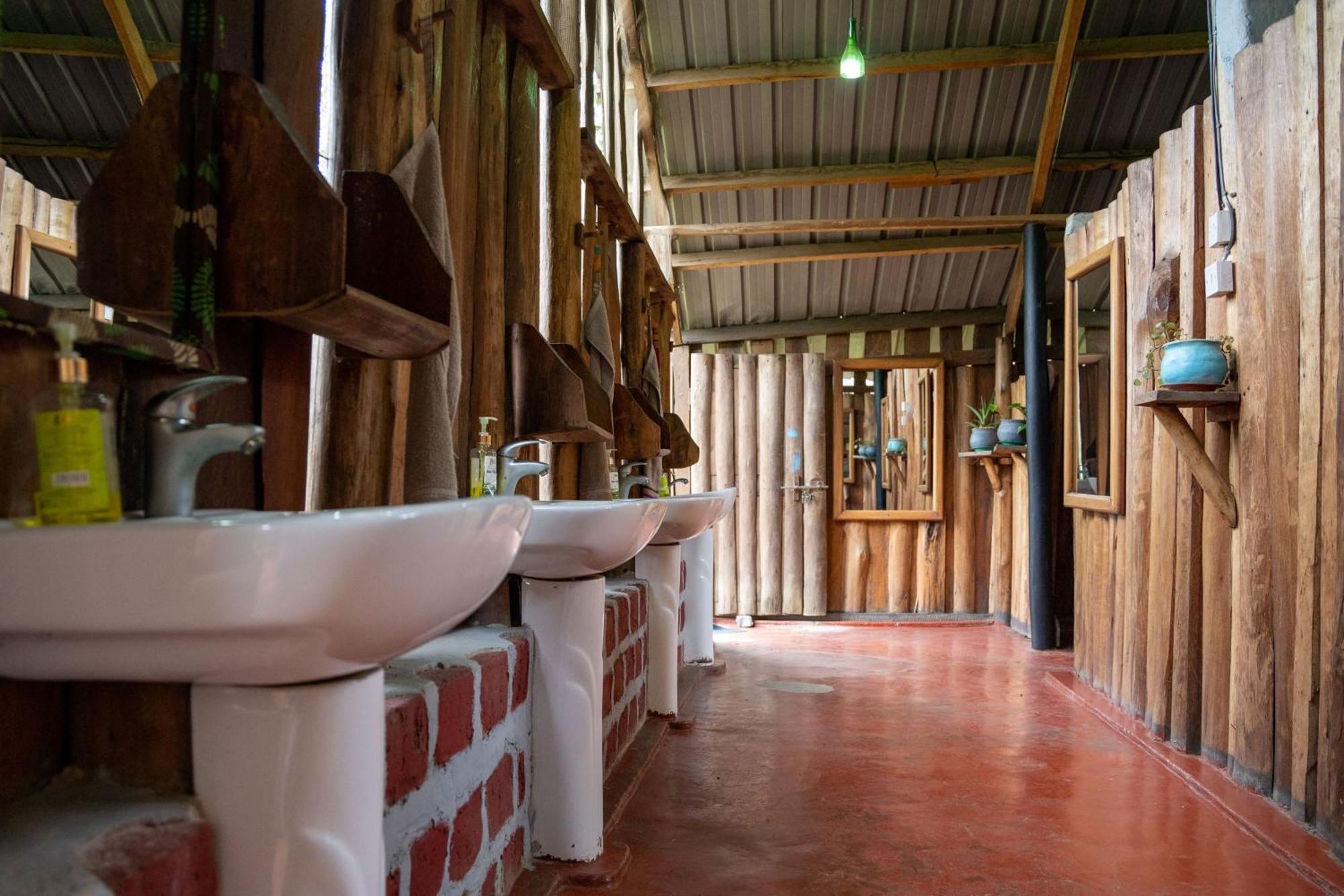 Kalitusi Nature Resort Fort Portal 外观 照片